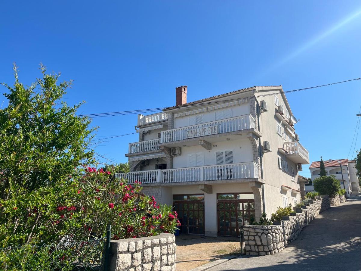 Apartments Vuksan Rab Town Exterior foto